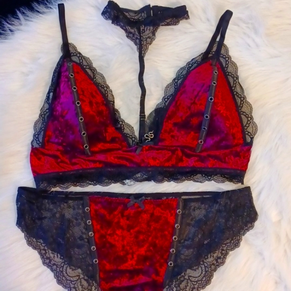 KILLSTAR XXL RED PIN STUCK BRA/PANTY SET VELVET ADJUSTABLE STRAPS
